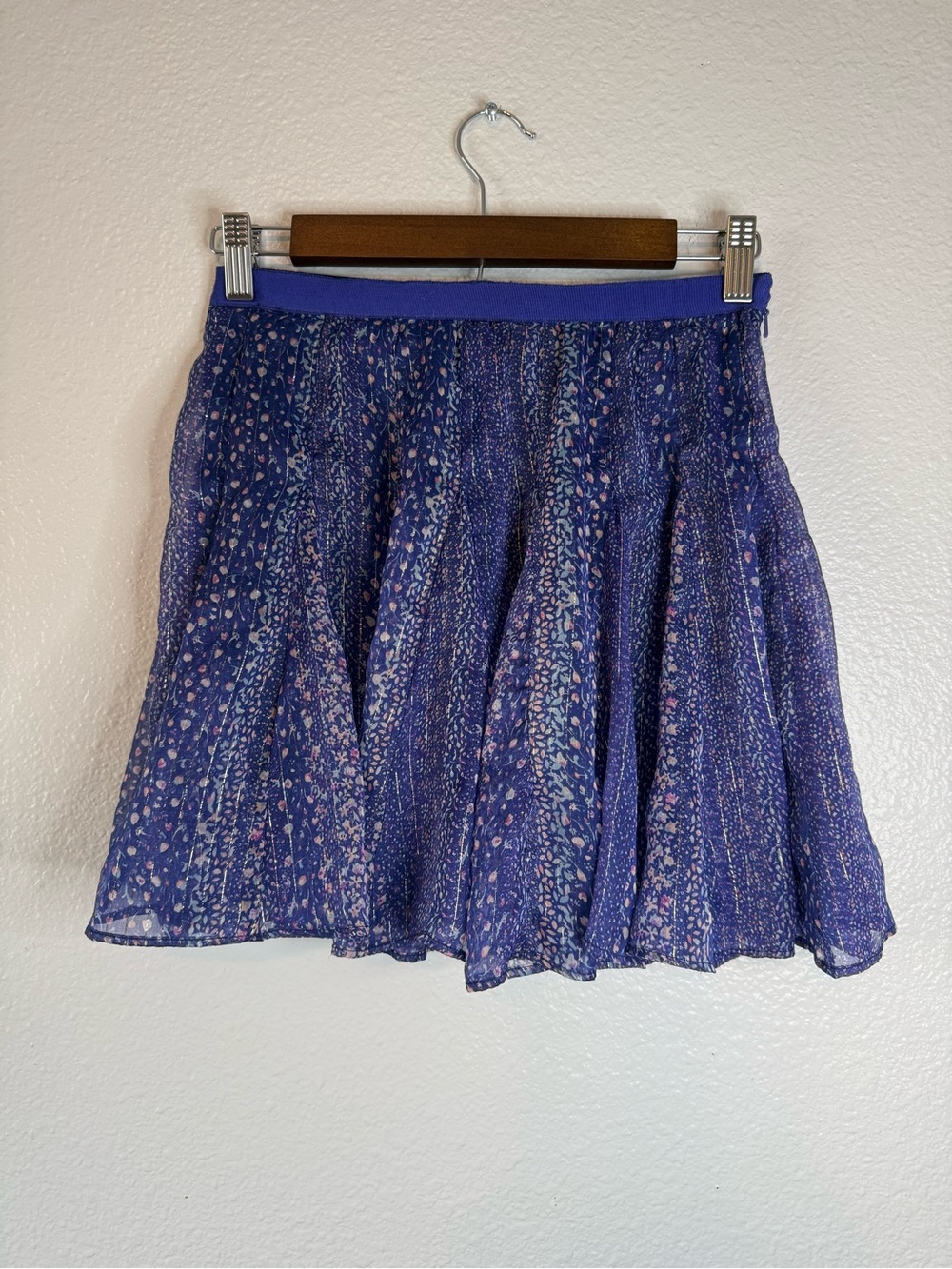 American Eagle Blue Floral Metallic Pleated Mini Skirt Size 4